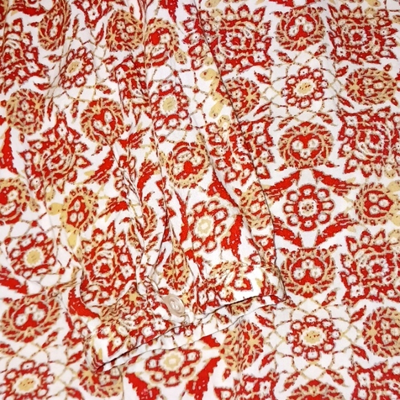 Ava Christine "Batik Design" Peasant Style Blouse in Size Large (100% Rayon) - Picture 5 of 7